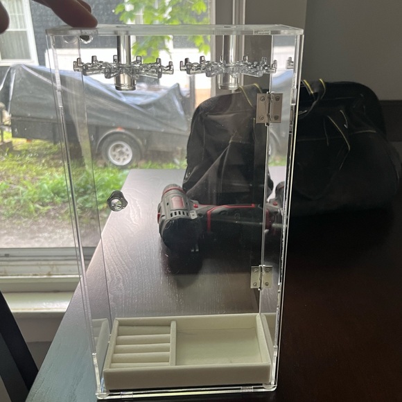 Transparent Display Case for Jewelry - Picture 6 of 6